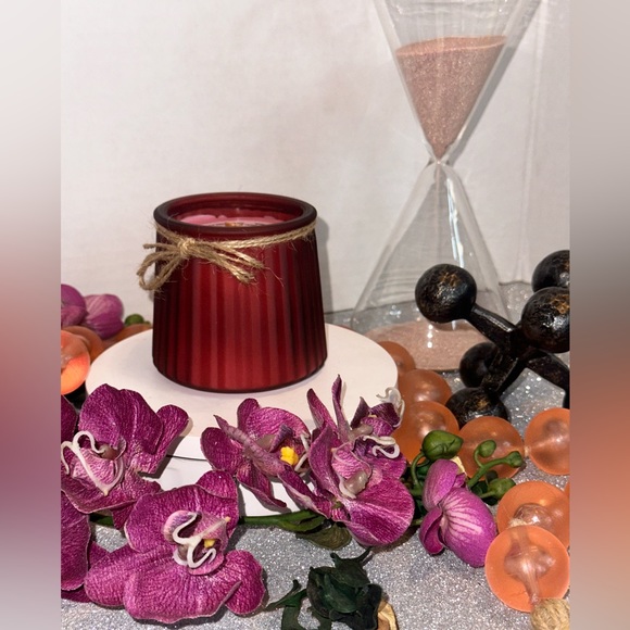 NEW- CANTALOUPE BERRY BUSH. SCENT UNLEASHED, LUXURY HAND POURED SCENTED CANDLES. - Picture 7 of 7